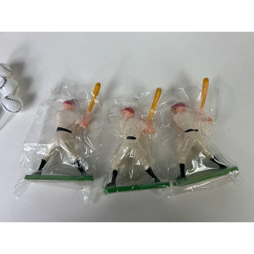 SET OF 7 VINTAGE HONG KONG PLASTIC BASEBALL PLAYER FIGURES - CAKE TOPPERS